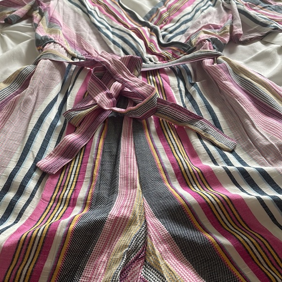 Colorful Romper with a belt to toe around stomach area - Picture 3 of 3